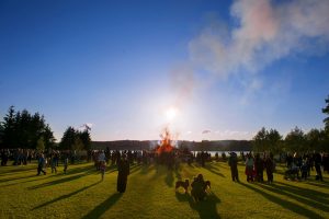 Teijon Juhannusjuhlat – Perinteinen perhejuhla Teijon Satamarannassa